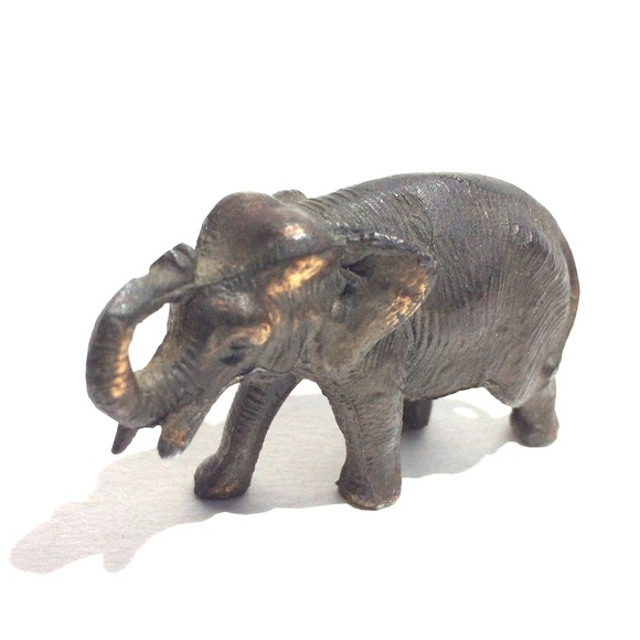 Vintage Miniature Elephant Figurine with Trunk Up  -  Solid Cast Metal - Picture 4 of 9